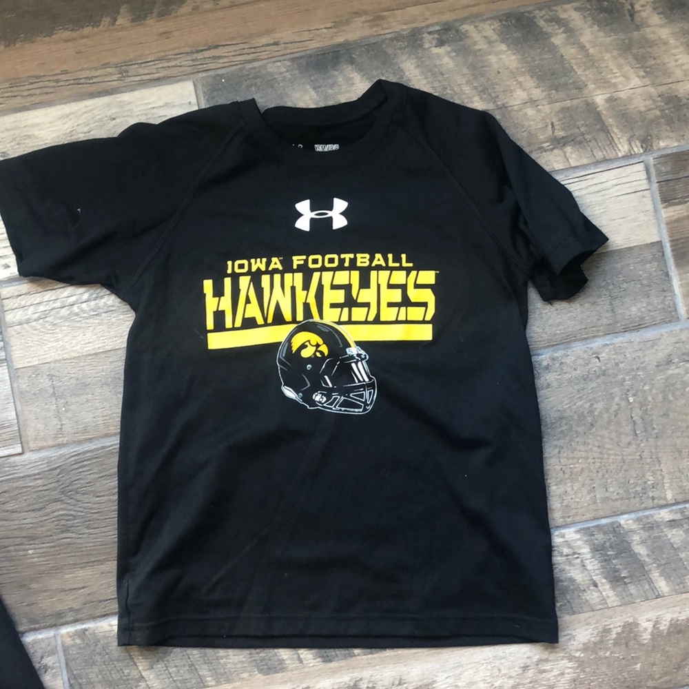 Iowa Hawkeyes Under Armour T shirt